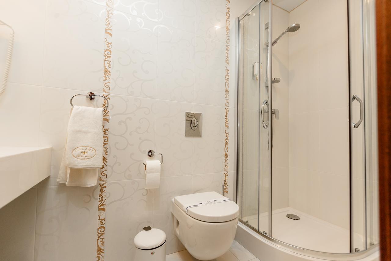 Galant Hotel Трускавец Екстериор снимка
