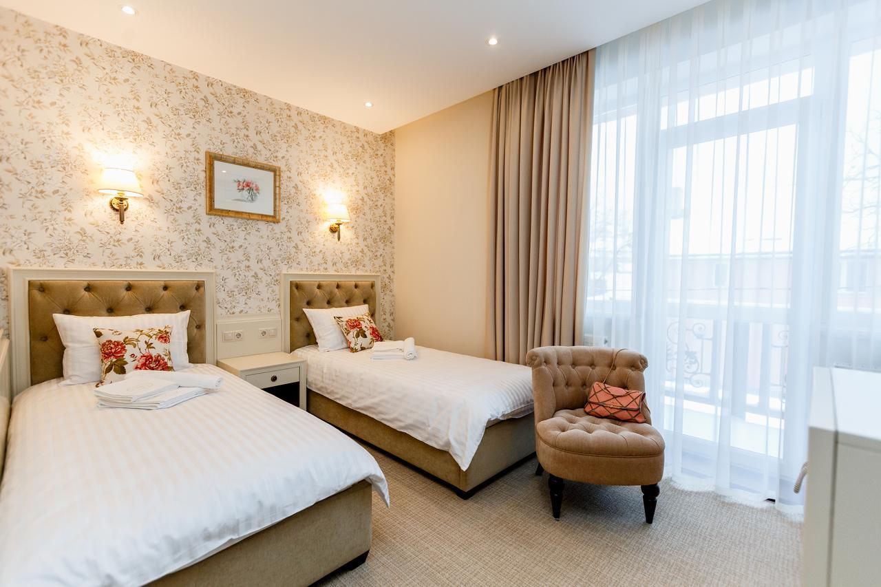 Galant Hotel Трускавец Екстериор снимка