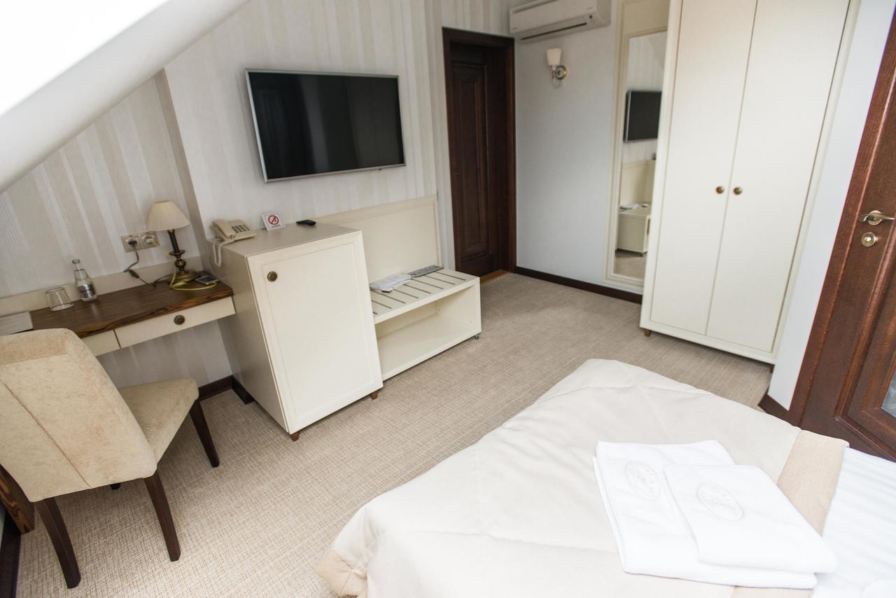 Galant Hotel Трускавец Екстериор снимка