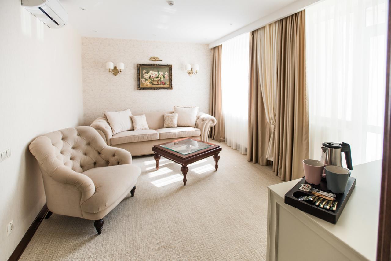 Galant Hotel Трускавец Екстериор снимка